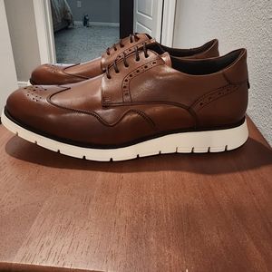 Chestnut Brown Leather Hybrid Trainer